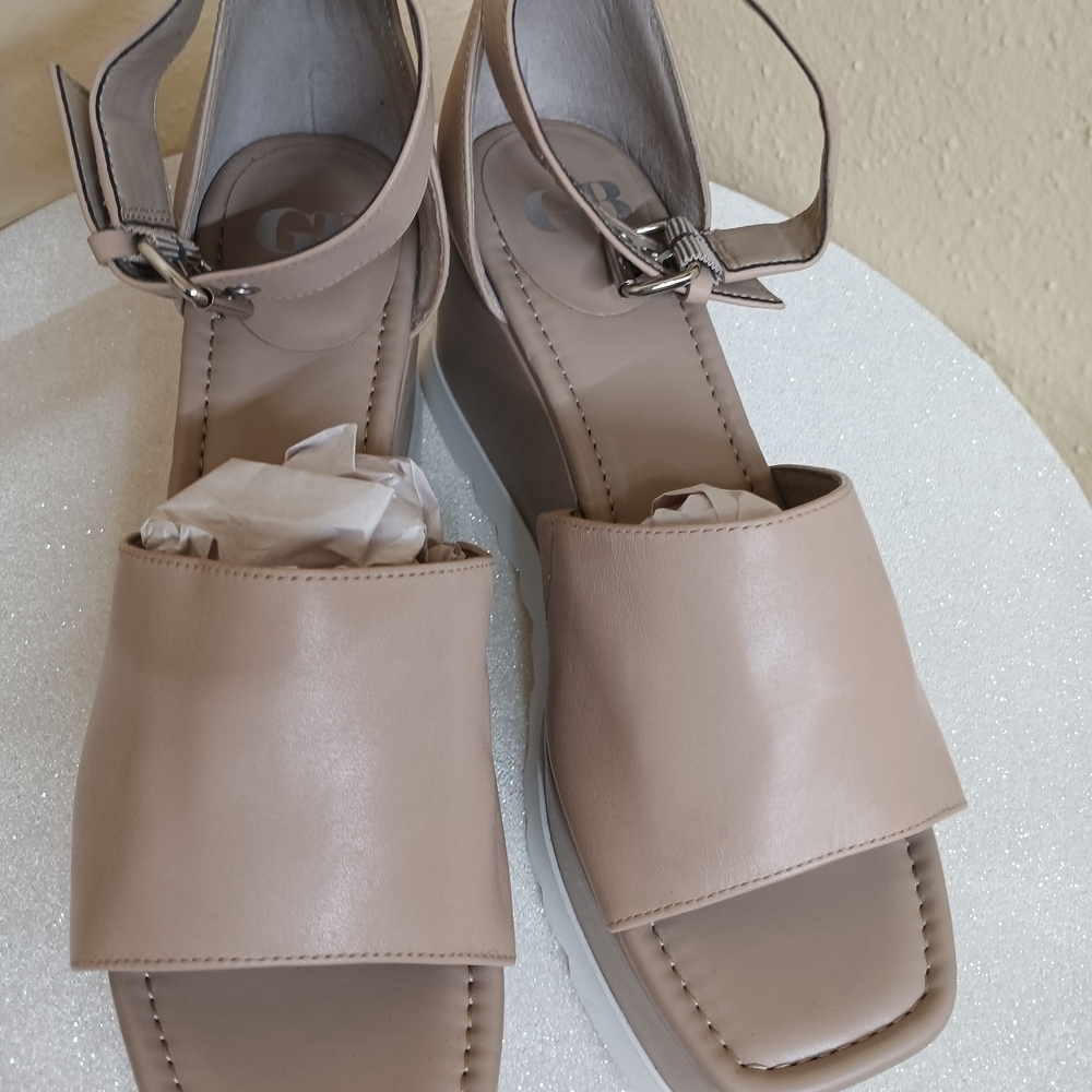 GB Girls Beige Women's Sandals